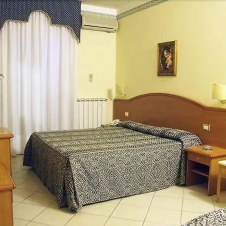Continental Hotel 3*
